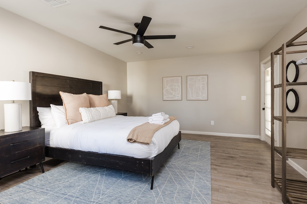 Sereno - Sparkling Pool - Near Scottsdale Quarter