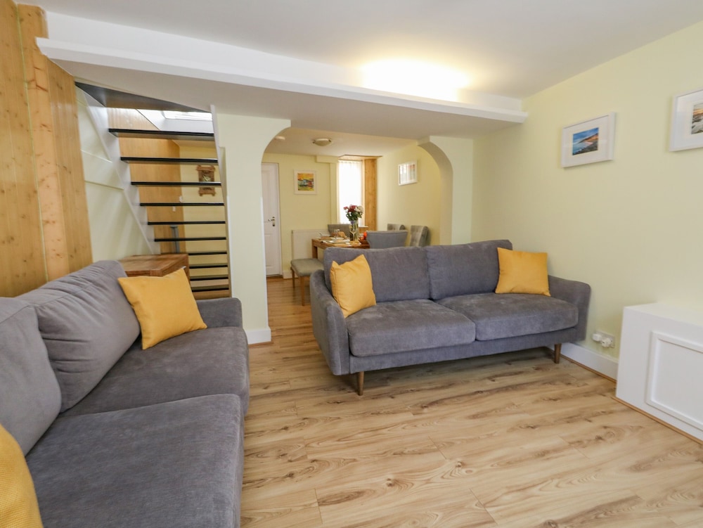 Cove Street Cottage