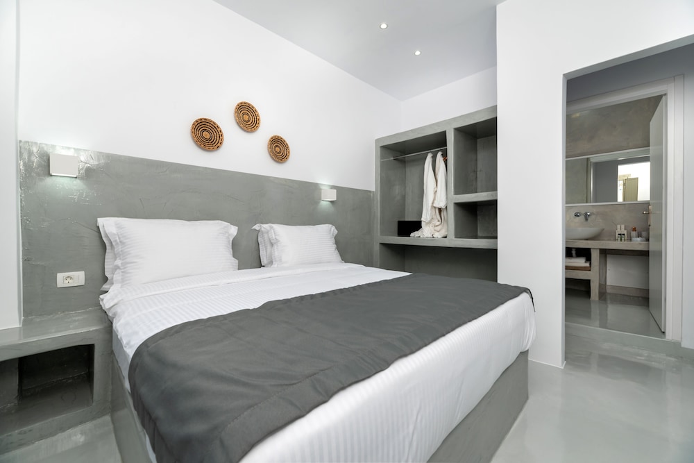 AERENIA SUITES view 3