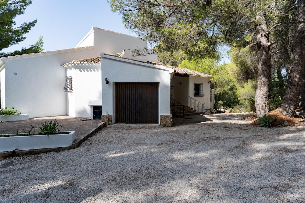 Villa Rosa in Javea With 4 Bedrooms and 3 Bathrooms