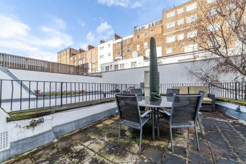 outdoor bbq area