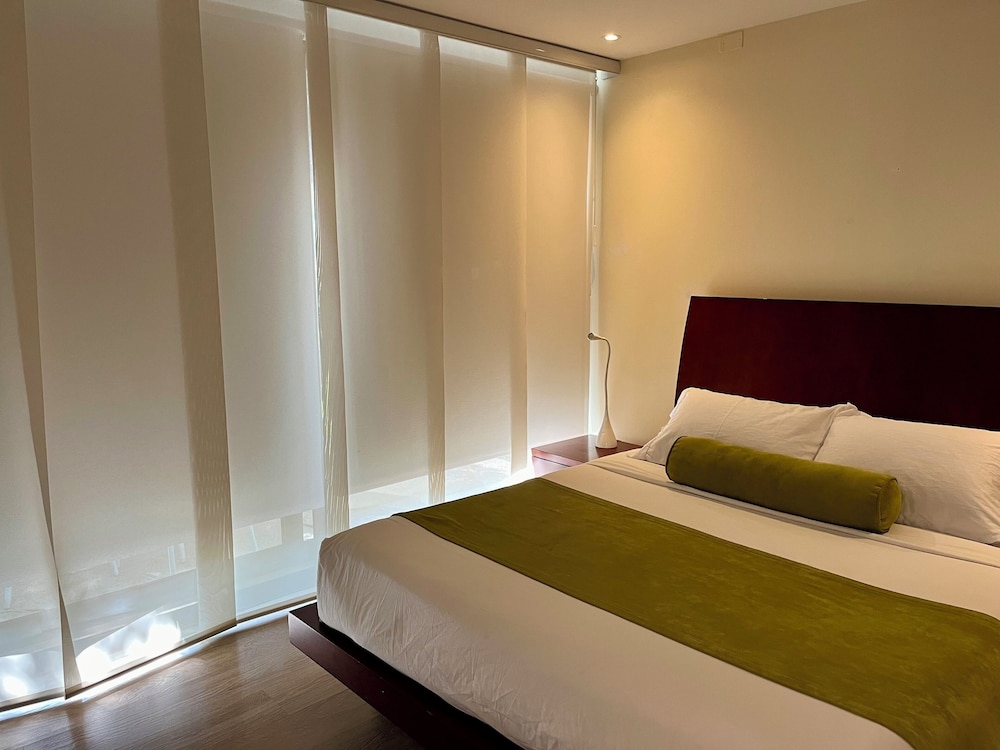 Room in B&B - Suite Presidencial en Hotel Próximo al Aeropuerto