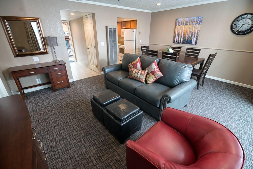 Lake Tahoe Vacations - Beachcomber Inn - Property Image 8