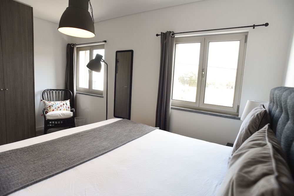 Casas do Pinheiro view 3