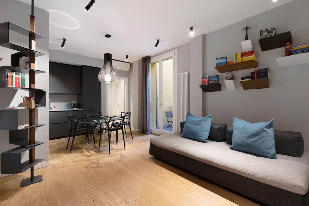 Caldarese Apartment With Balcony by Wonderful Italy