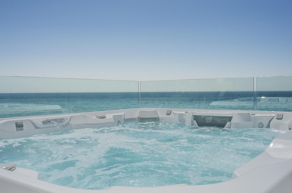Villa Frontline Beach Costabella - Marbella