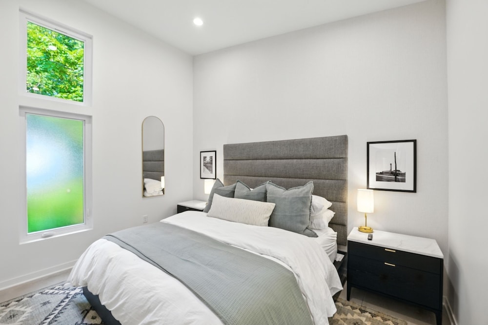 500 House - Unit B 2 Bedroom Townhouse