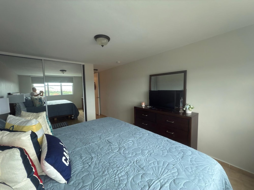 608 Ocean & Marina Views 3 Bed 2 Bath view 4