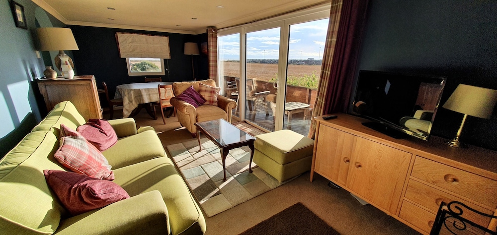 2bed Chalet Sleeps 5 - Dogs Free, Parking, Seaview