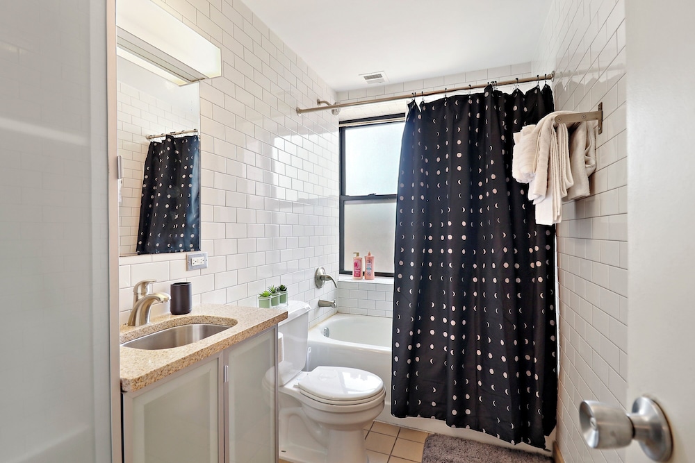 Explore this 2BR Apt - Blackwood rep