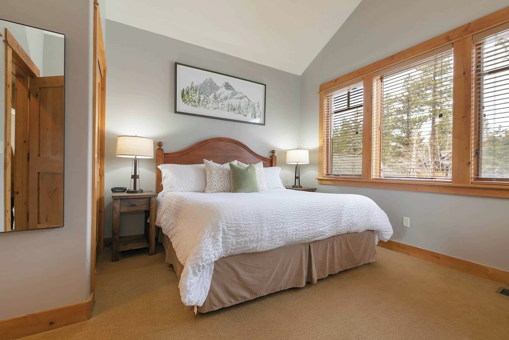 Lake Tahoe Vacations - The Cottages at Old Greenwood - Property Image 15