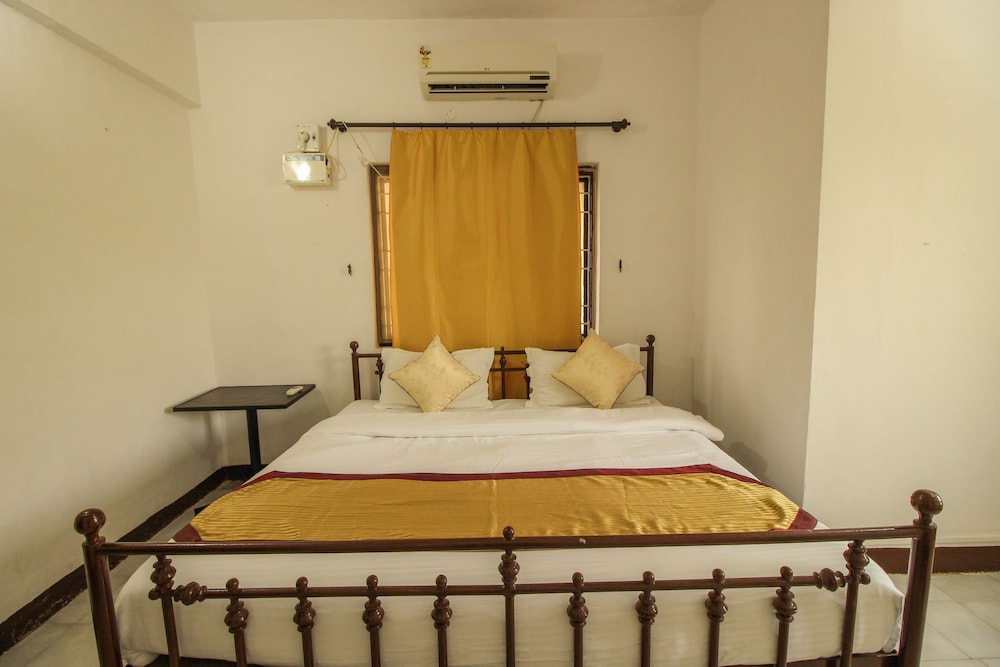 OYO 9893 Home Green View 2BHK Baga Beach