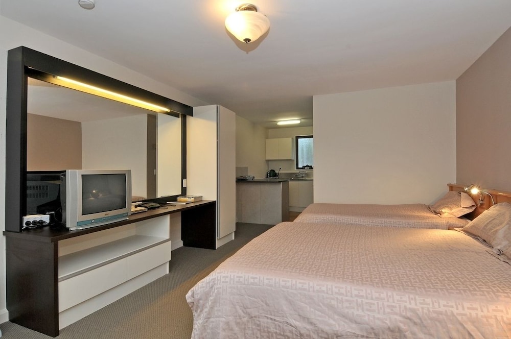 Aotea Lodge