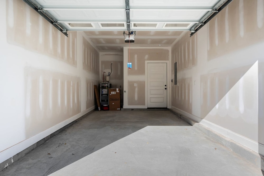 1 King 1 Queen 2 Double Garage Washer Dryer