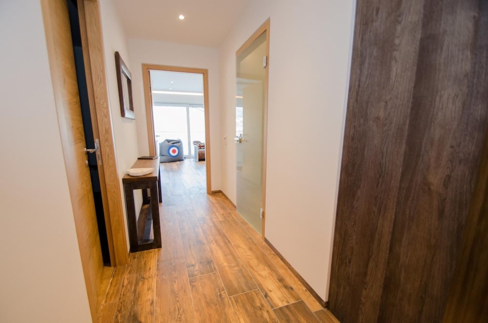 Superb Alpine Lodges Zell am See 4pax