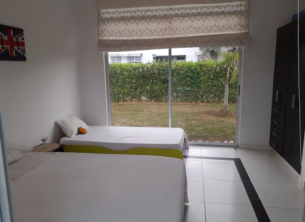 Casa Quinta Con Piscina En Girardot view 3