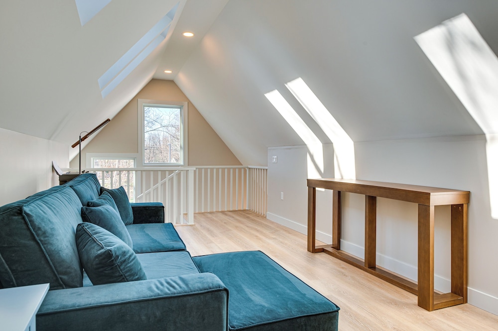 Custom-built Home Near Piscataqua River!