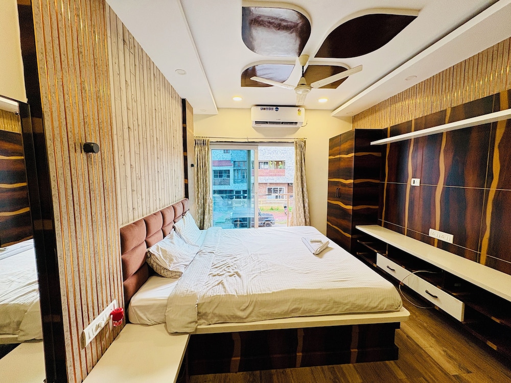 Hotel Bay premium Puri