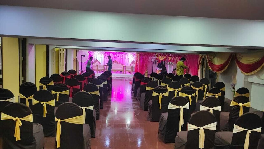 Host Inn International Hotel