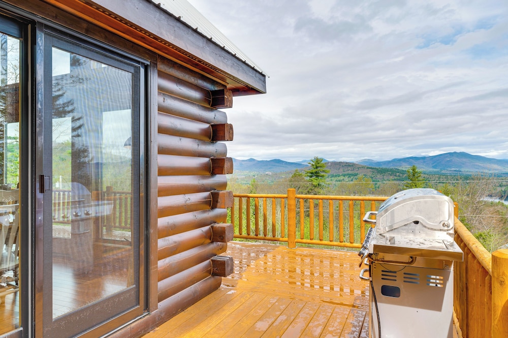 Mtn-view Deck: Scenic Conway Log Cabin!
