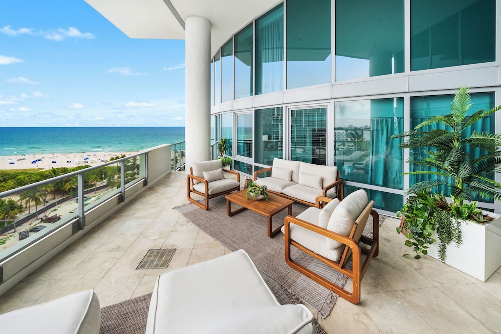 Luxury Vacation Rentals at The Setai by LRMB