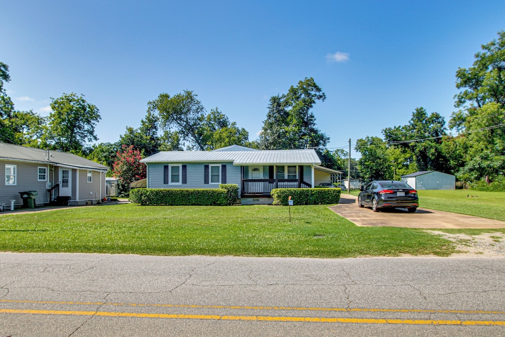 2 Mi to Shops & Eats: Family Home in Donalsonville