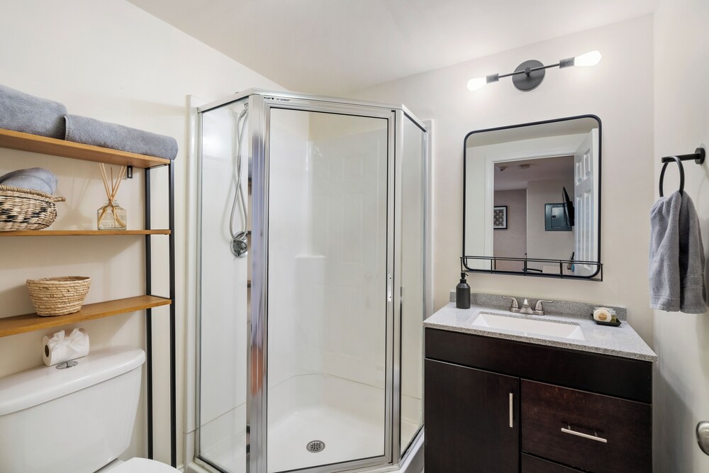 Hygge House Suites