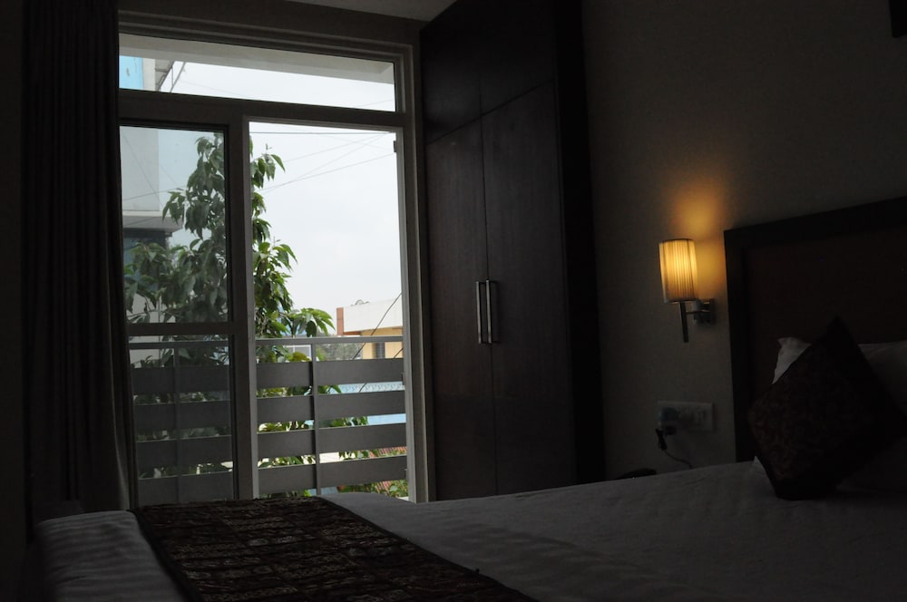 Ixora Suites