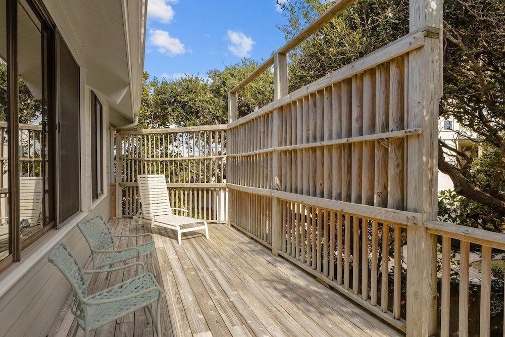 Beach Grove 3 Bedroom Home
