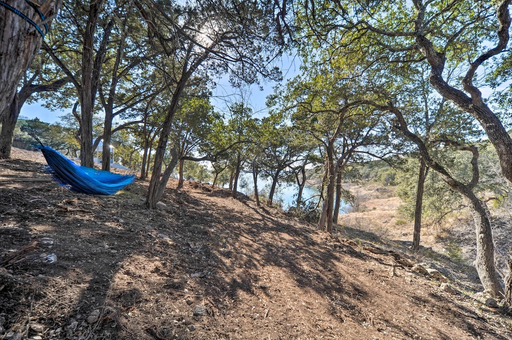 Modern Studio w/ Mtn Views & Lake On-site!