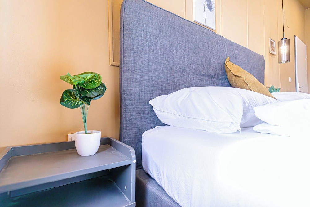 Group Friendly 4BR Near Westbahnhof