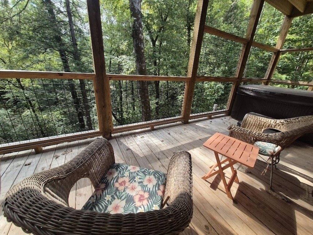 Misty Mountain Getaway - 2 bedroom 2 Cabin
