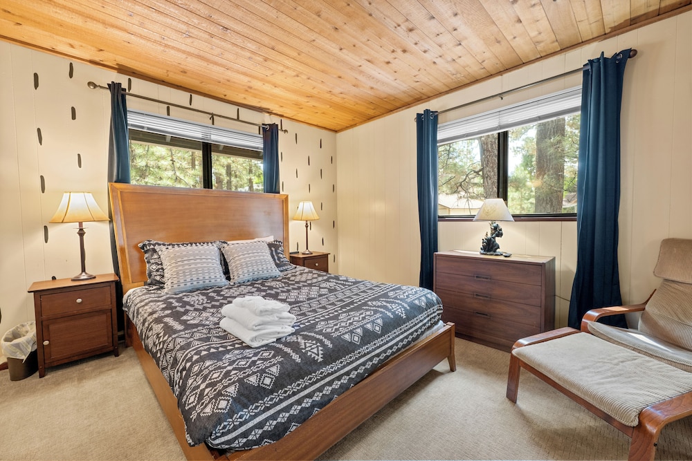 Bear Woods 3BR Retreat