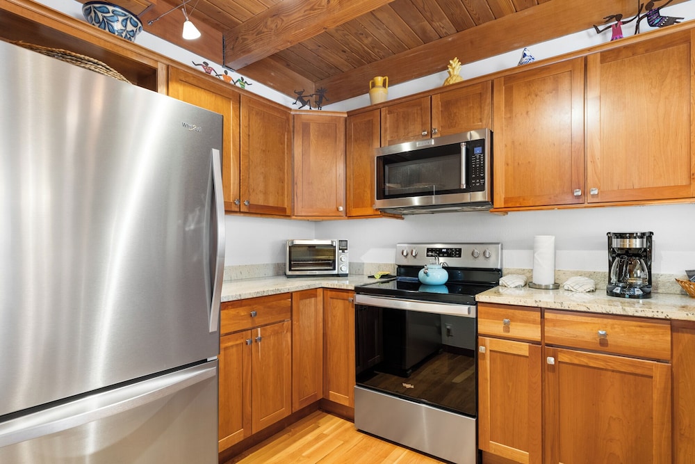 Tennis Townhome #1327 : 2, 225