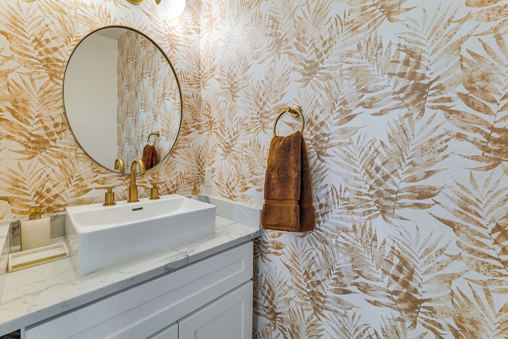 Regal Palms Gem Near Disney w/ Patio, Themed Rooms