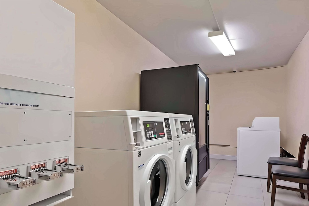 Hayward Vacations - Comfort Inn - Property Image 1