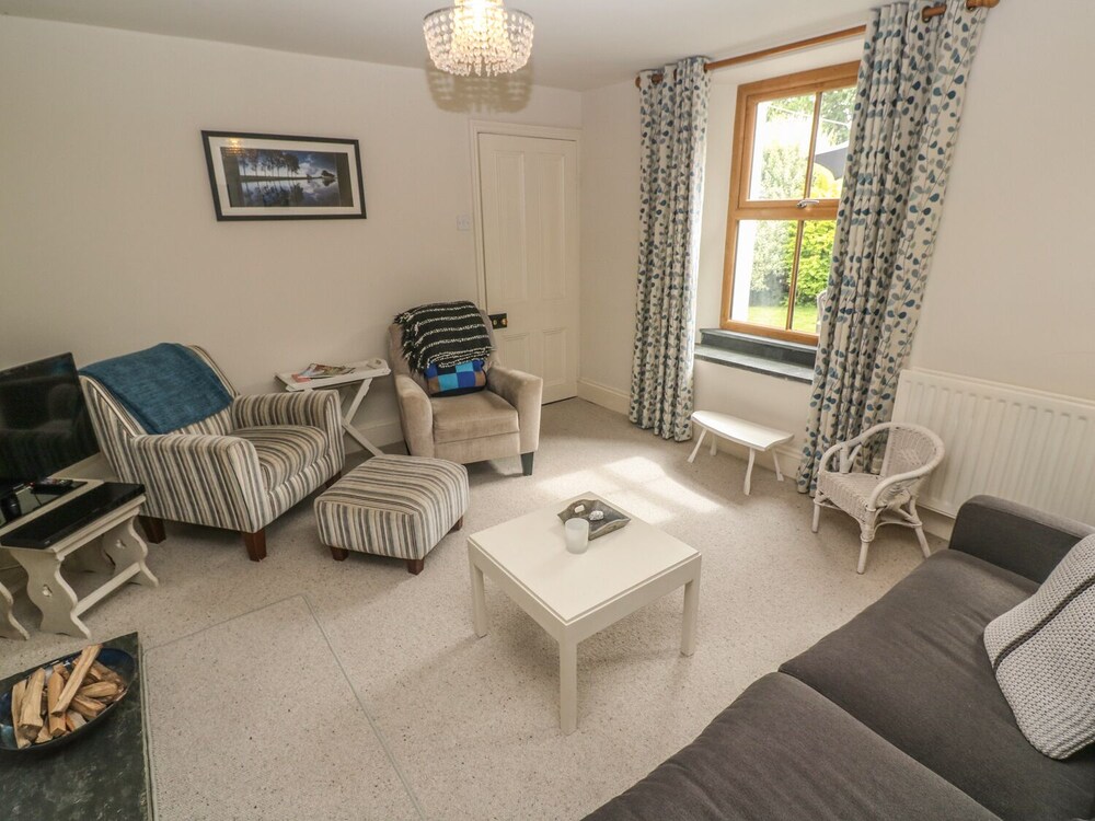 Astrantia Cottage view 3