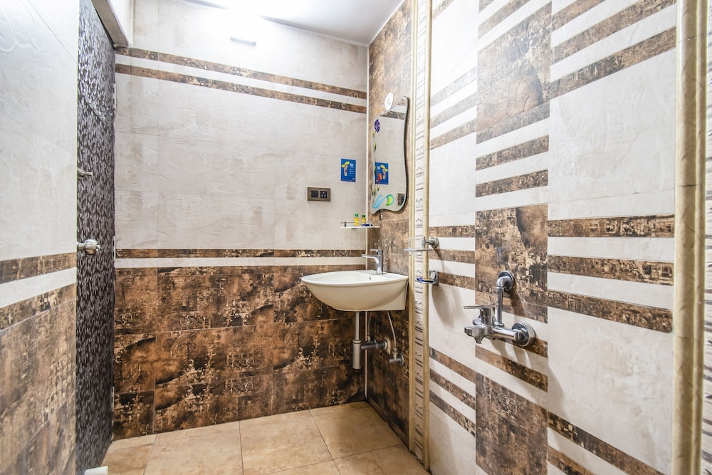 FabHotel Oriental Suites Frazer Town