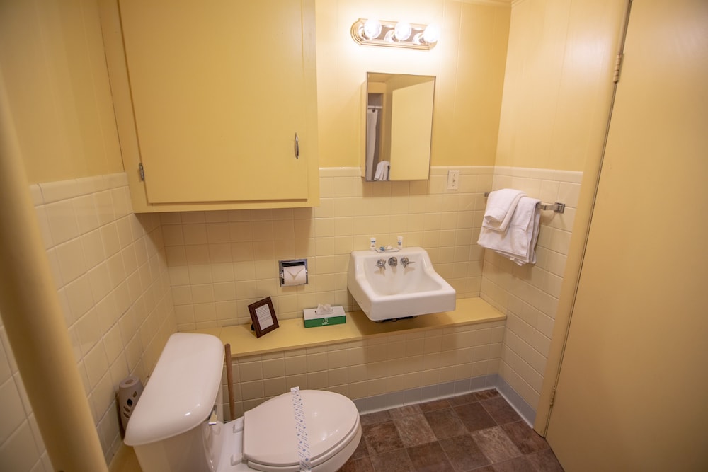 Ridges Inn & Suites