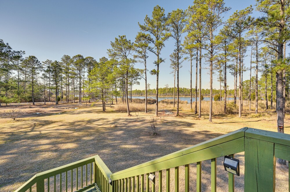 Boat Dock & Ramp: Upwind Acres Guesthouse!