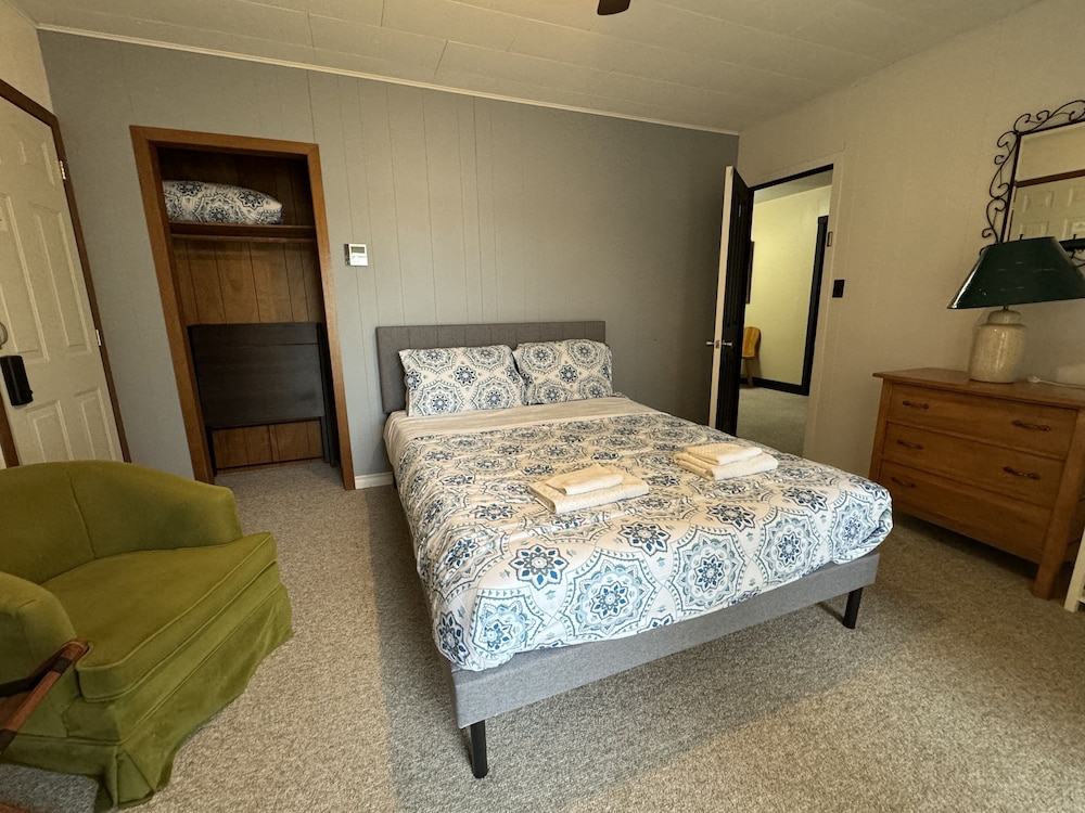 Lake Sparrow Guest House Inc