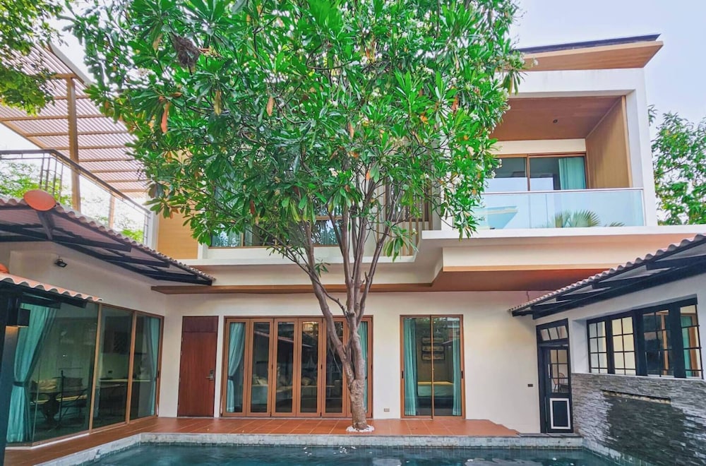 Serava Pet-Friendly Pool Villa Huahin