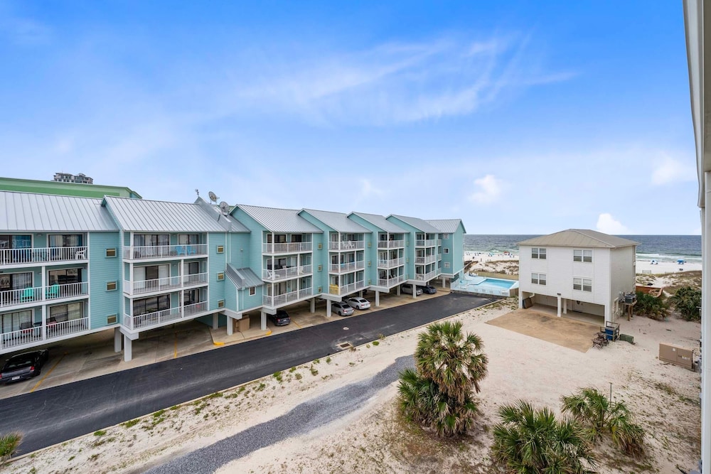 Sugar Beach 323