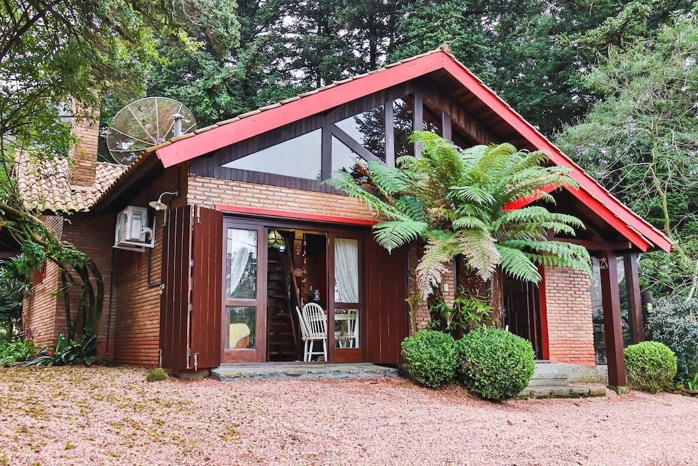 LOCAR-IN GRAMADO- CHALÉ PLANALTO view 2
