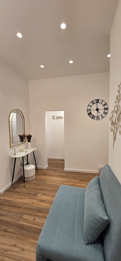 Rooms And Comfort Apartment