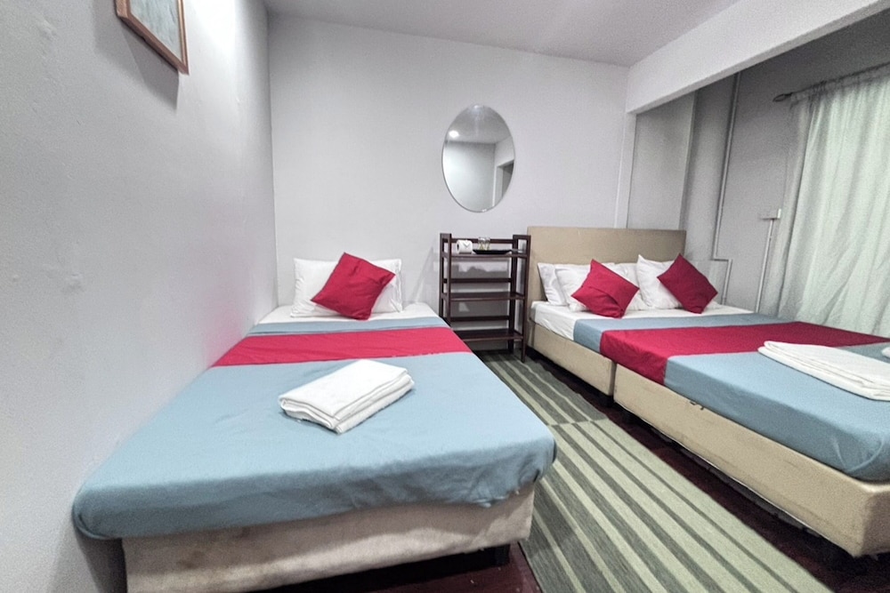 Sunshiny-BB Hostel near Punnavithi BTS station