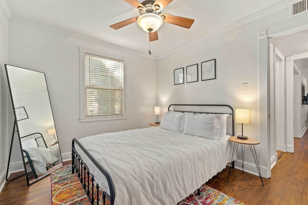 Pet-friendly Mobile Condo ~ 4 Mi to Downtown! view 4