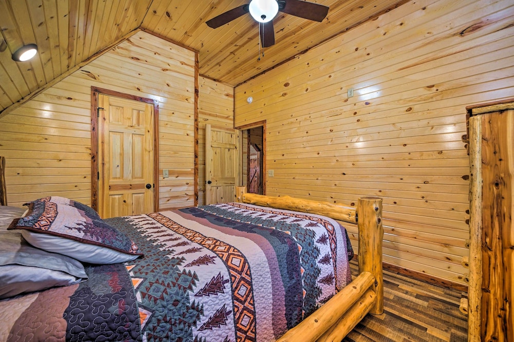 Talihina Retreat w/ Kiamichi River Access! view 4