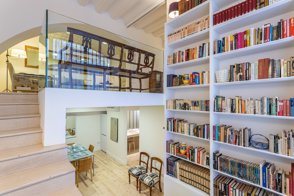 Modern Apartment 2 Bd & 2 Bth Near the Cathedral Catedral V view 3