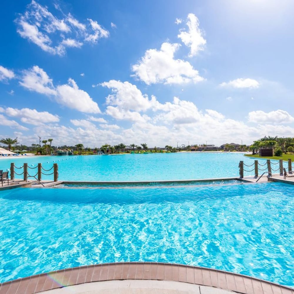 Balmoral Lakeside 5br 4ba House